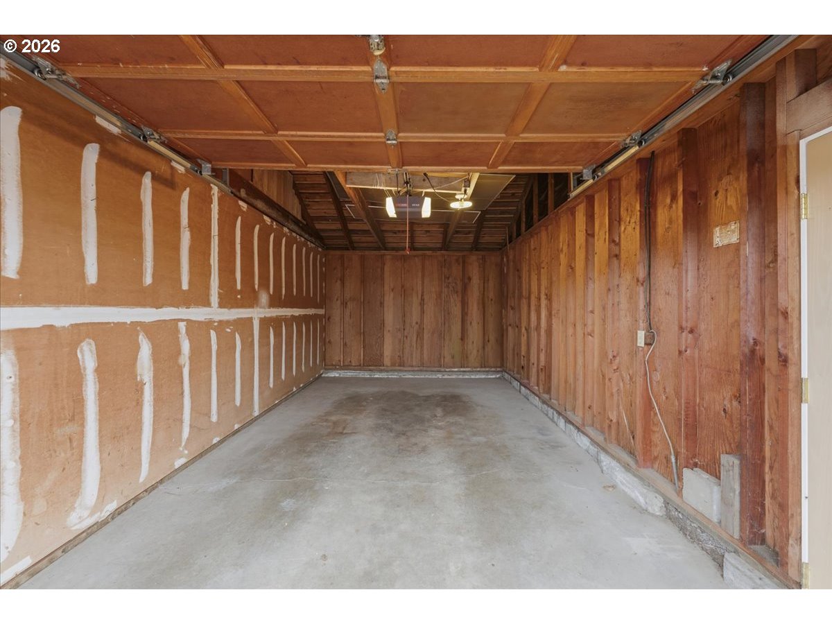5212 Southwest Barclay Court Beaverton, OR 97005 - Photo 27 of 44 Garage