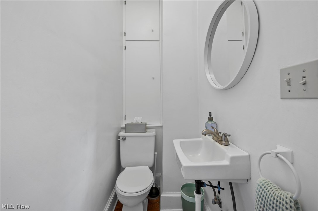2941 Coleridge Road Cleveland, OH 44118 - Photo 18 of 42 Bathroom featuring sink and toilet