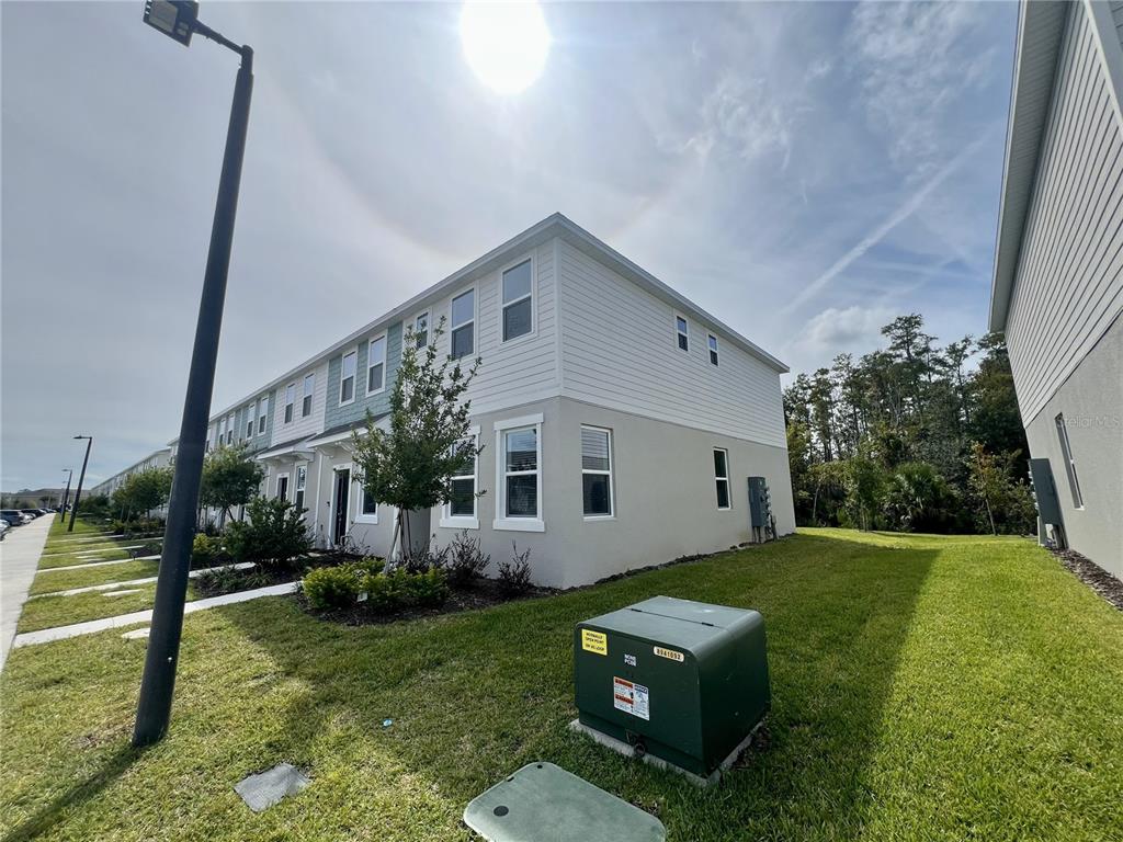 3099 Skyline Loop Kissimmee, FL 34758 - Photo 2 of 19