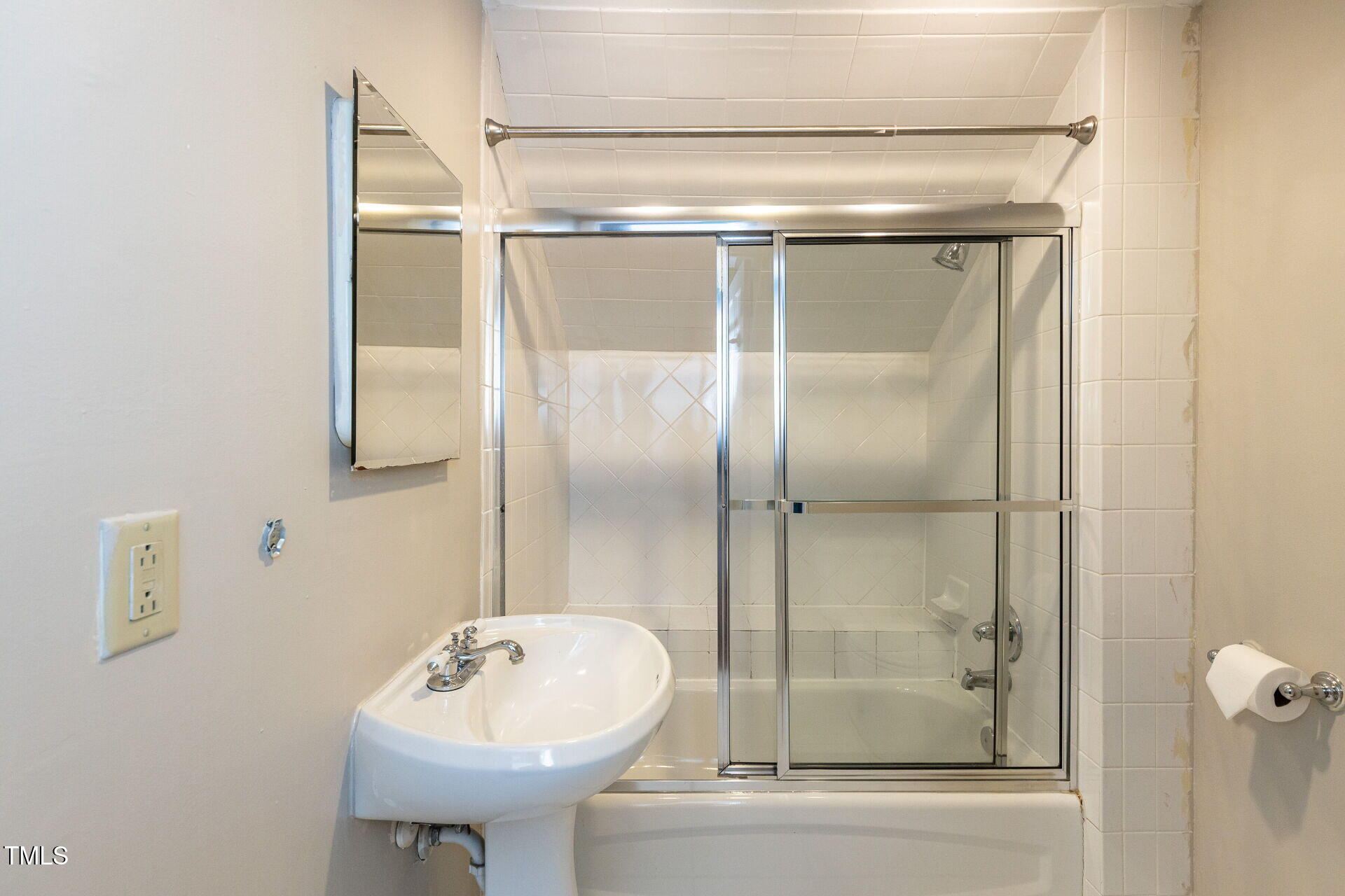 501 Queensferry Road Cary, NC 27511 - Photo 33 of 67 033-1920x1080-bonus-room-bath