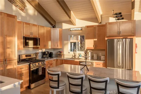 $769,000 | 43911 Yosemite Drive, Big Bear Lake, CA 92315