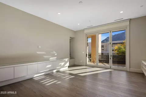 $3,099,500 | 5541 East Stella Lane, Paradise Valley, AZ 85253