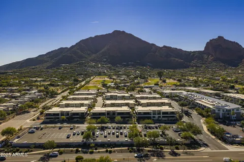 $3,099,500 | 5541 East Stella Lane, Paradise Valley, AZ 85253