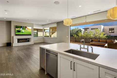$3,099,500 | 5541 East Stella Lane, Paradise Valley, AZ 85253