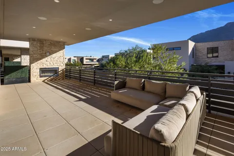$3,099,500 | 5541 East Stella Lane, Paradise Valley, AZ 85253