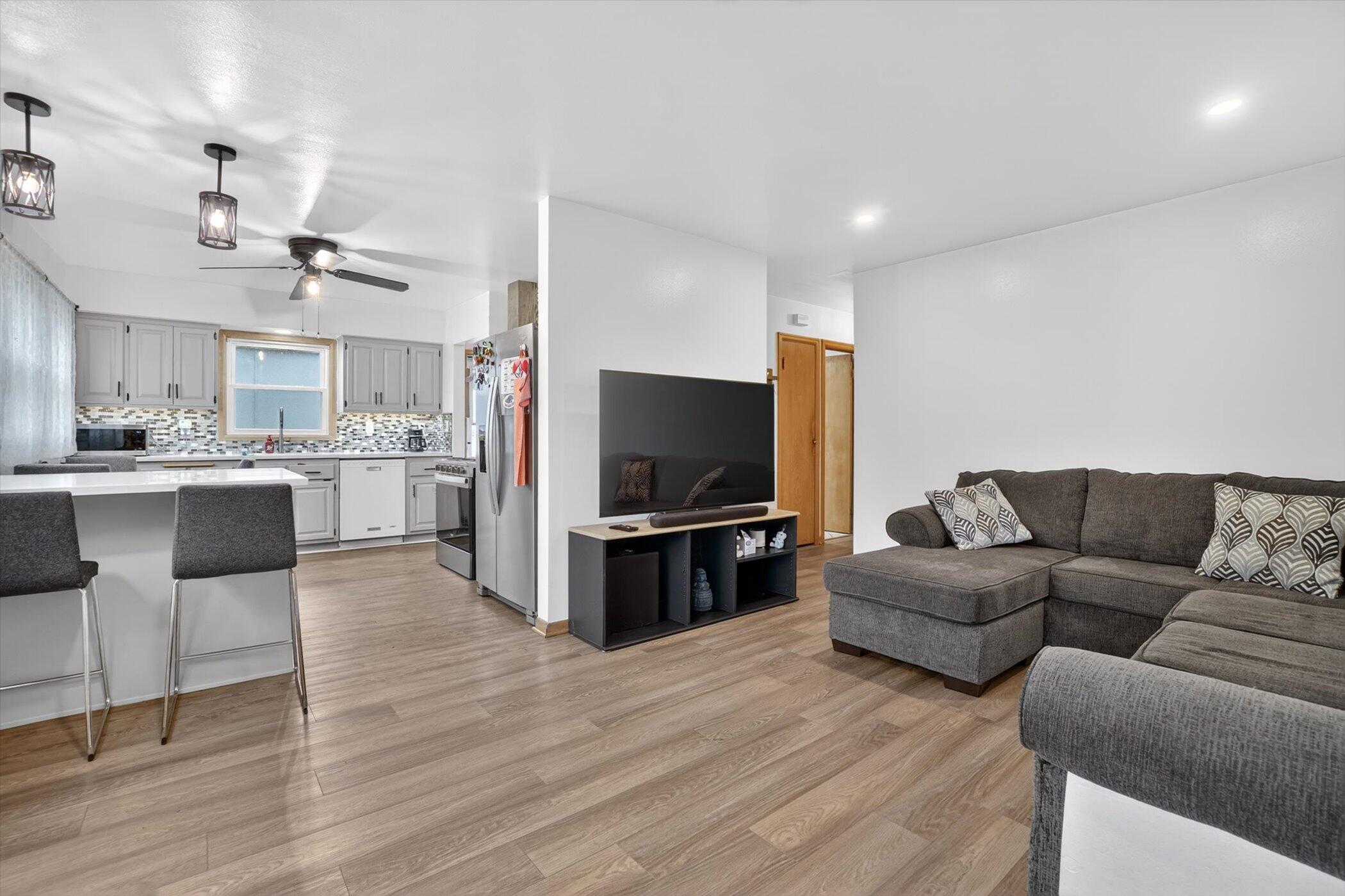 2911 South 56th Street Milwaukee, WI 53219 - Photo 1 of 31 LR