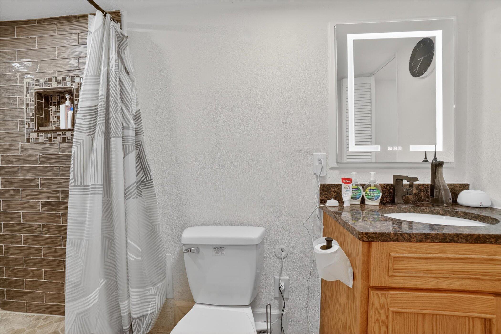 2911 South 56th Street Milwaukee, WI 53219 - Photo 23 of 31 27-2911-S-56th-St-WindowStill-Photograph