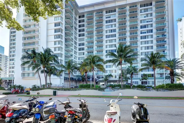 $314,900 | 1000 West Avenue, Unit 1405, Miami Beach, FL 33139