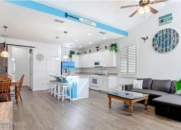 $2,250 | 430 Land Shark Boulevard, Daytona Beach, FL 32124