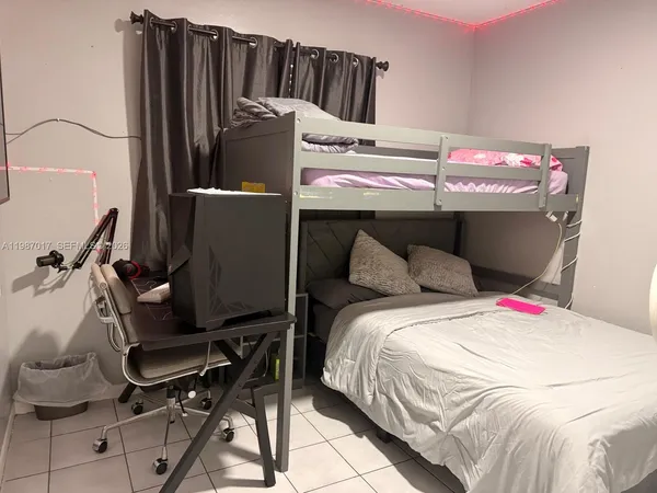$2,100 | 5300 West 21st Court, Unit 413, Hialeah, FL 33016