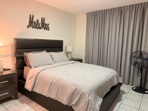 $2,100 | 5300 West 21st Court, Unit 413, Hialeah, FL 33016