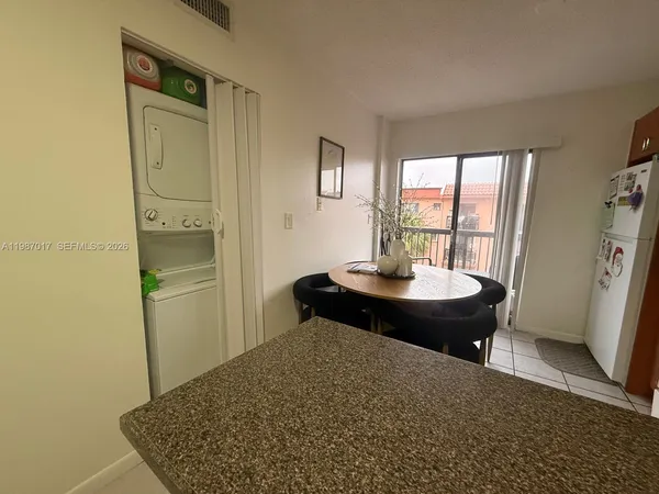 $2,100 | 5300 West 21st Court, Unit 413, Hialeah, FL 33016