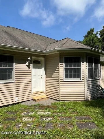 $450,000 | 260 Johnson Hl Road, Carbondale, PA 18407