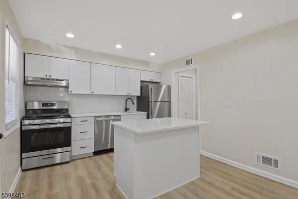 $2,000 | 335 Paterson Avenue, Unit D, East Rutherford, NJ 07073