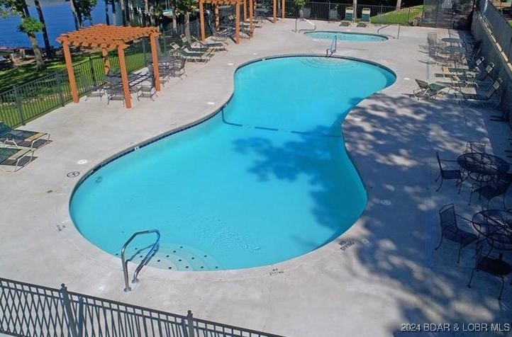7 Columbine Road Four Seasons, MO 65049 - Photo 5 of 12 Community Pools