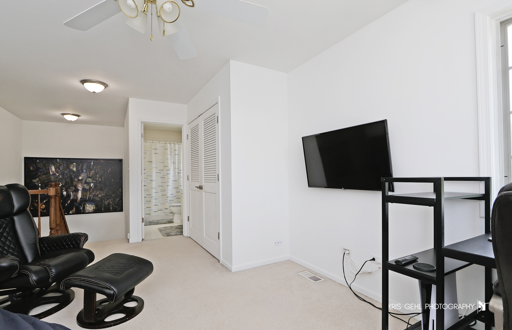 1277 Queen Ann Lane Gurnee, IL 60031 - Photo 11 of 25 a living room with furniture and a flat screen tv
