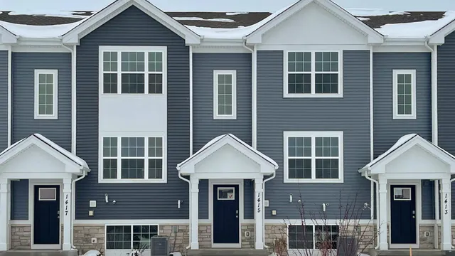 $299,990 | 1415 Oakfield Lane, Pingree Grove, IL 60140