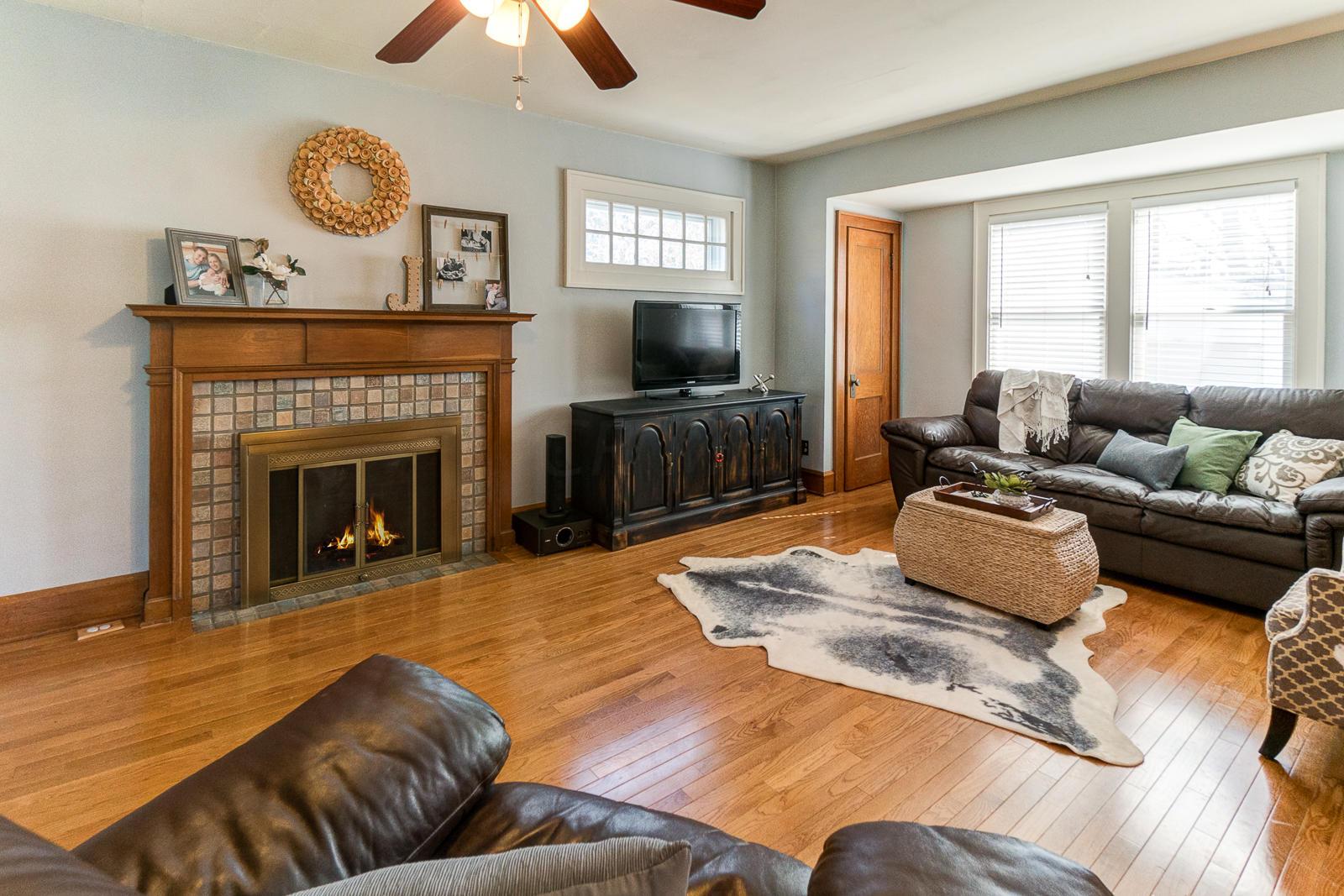 71 Acton Road Columbus, OH 43214 - Photo 4 of 26 Gallery Image 4