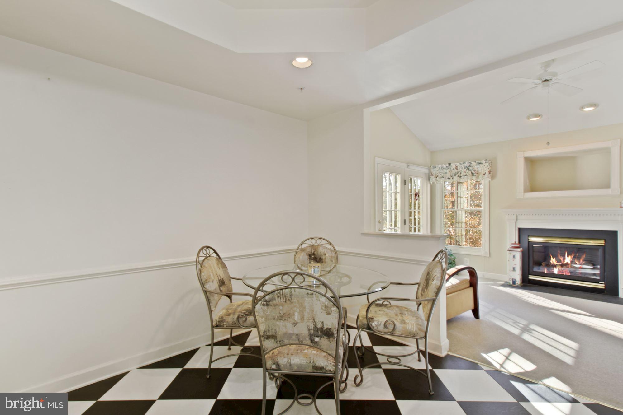 342 Colony Point Place Edgewater, MD 21037 - Photo 16 of 41 Breakfast Nook in Kitchen