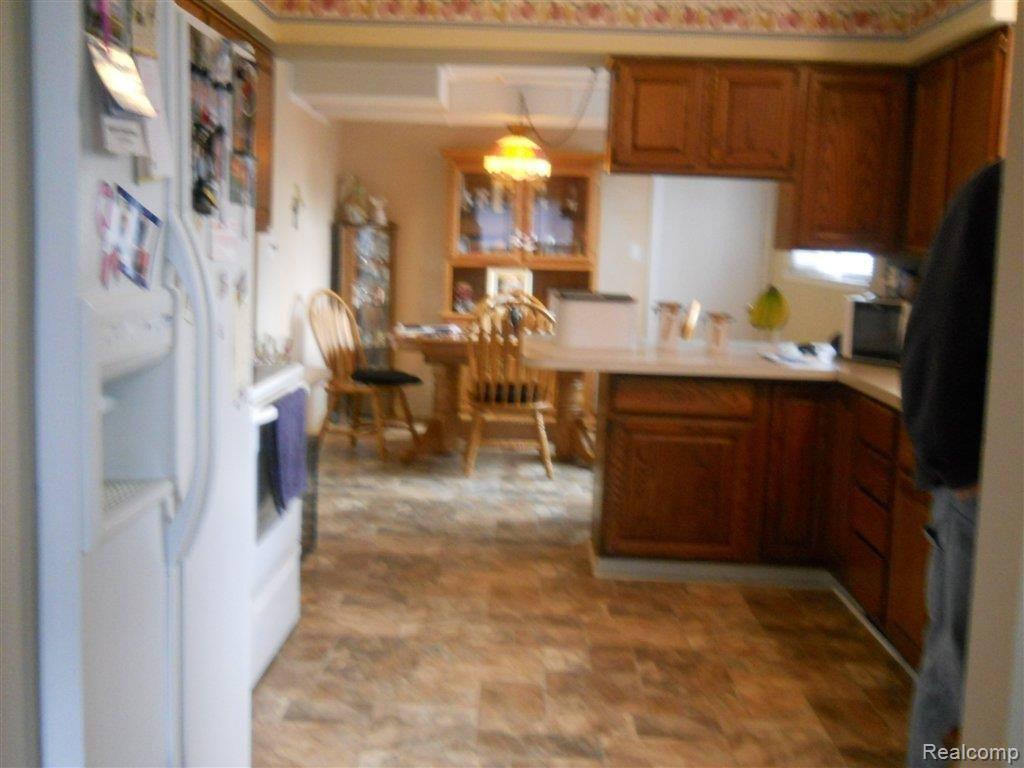 1751 Middle Trail Road Walled Lake, MI 48390 - Photo 6 of 24 046.JPG