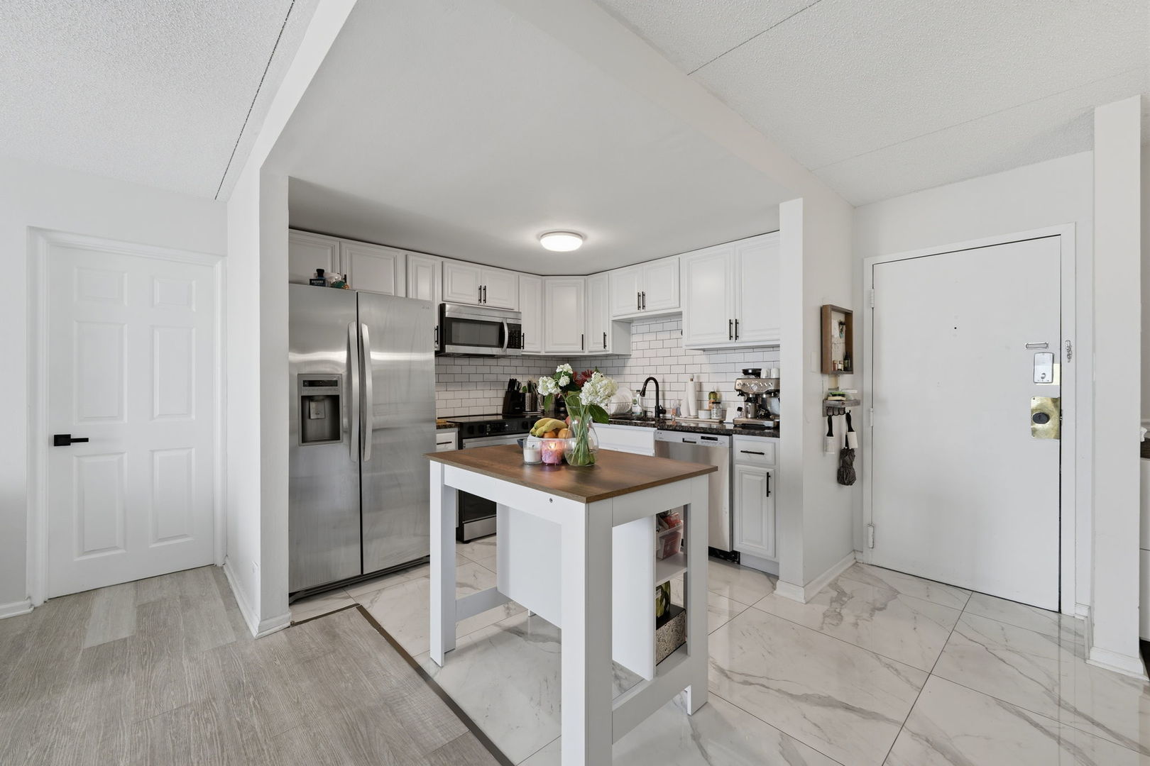 2015 South Finley Road, Unit 804 Lombard, IL 60148 - Photo 38 of 39 Gallery Image 38