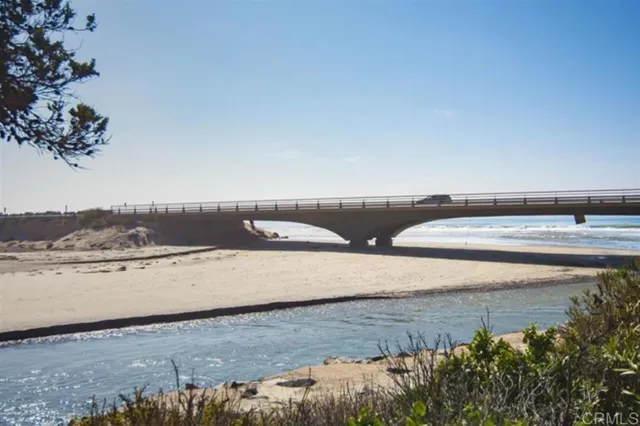 a view of an ocean and a mountain view