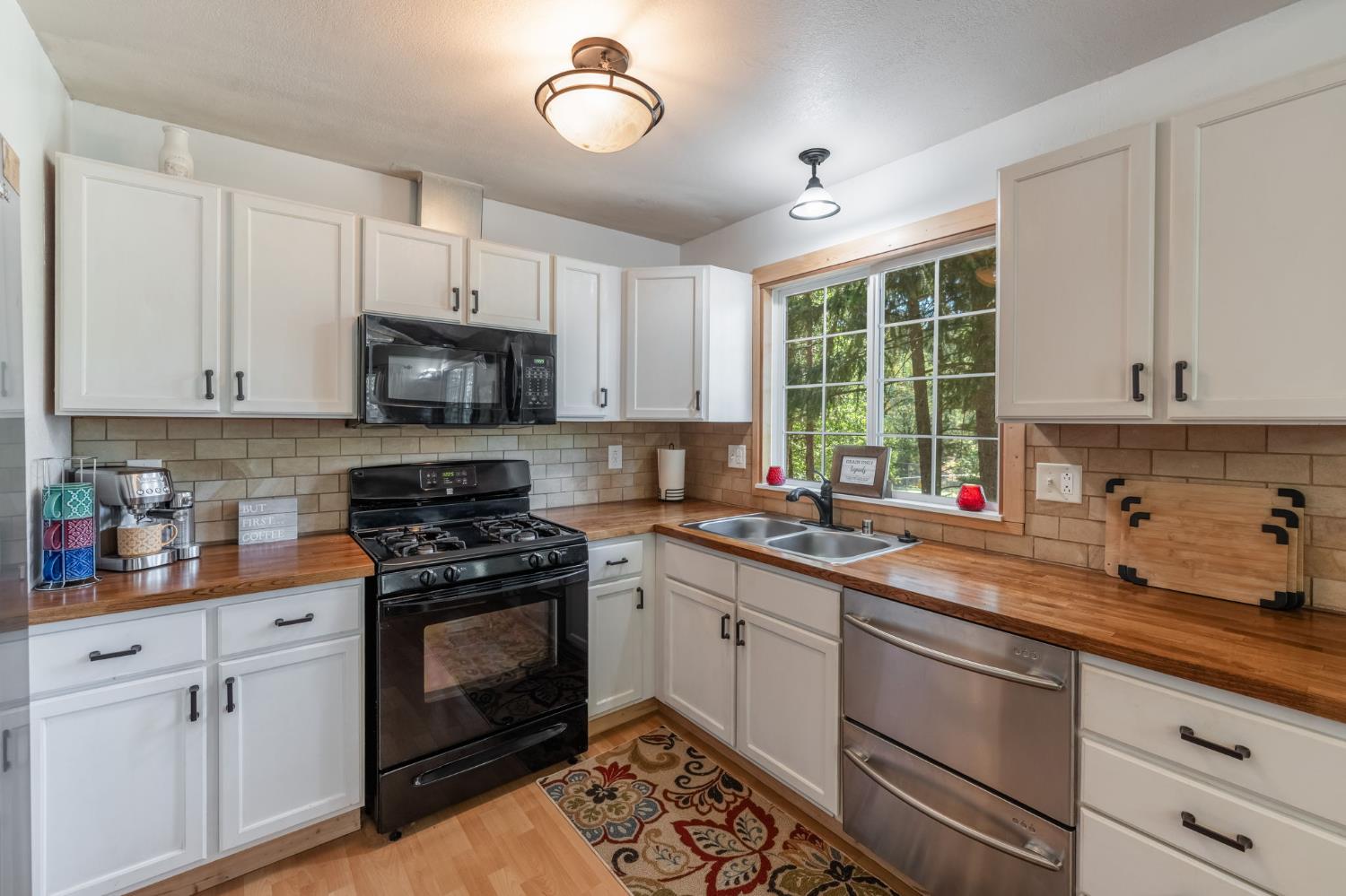 5341 Edelweiss Way Pollock Pines, CA 95726 - Photo 13 of 48