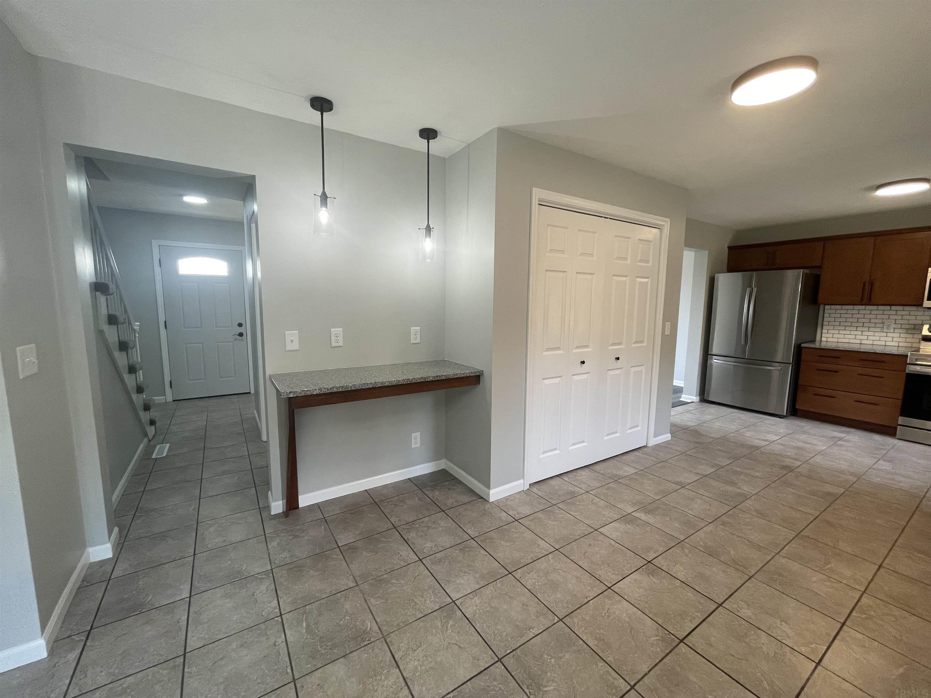 1017 Johnson Road South Bend, IN 46614 - Photo 7 of 27