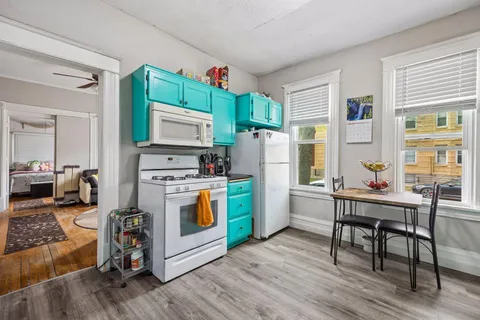 $549,999 | 677 Sherburne Avenue, St. Paul, MN 55104