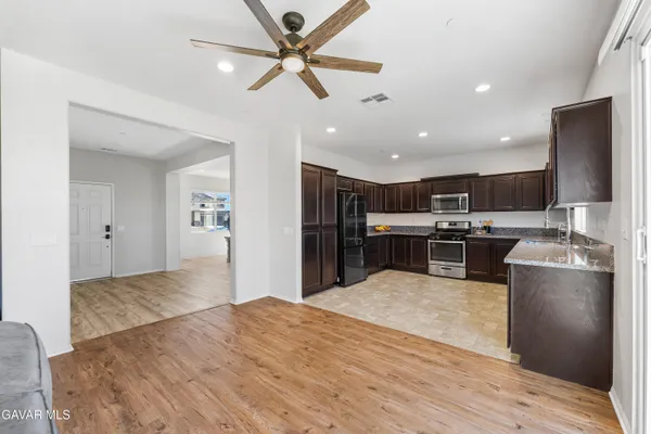 $463,000 | 2517 San Madrid Way, Rosamond, CA 93560