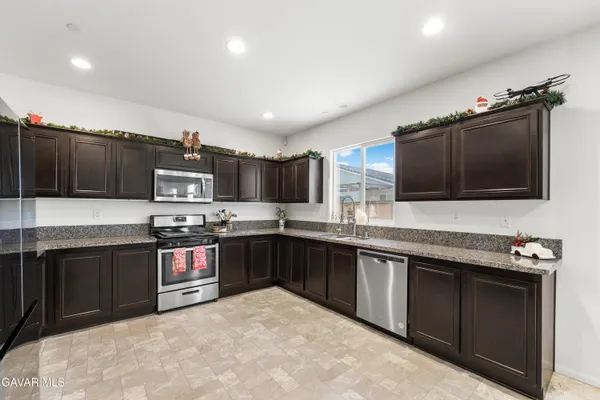 $463,000 | 2517 San Madrid Way, Rosamond, CA 93560