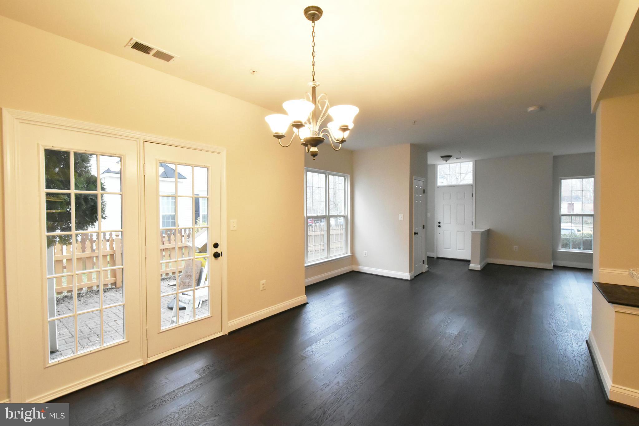 2713 Middle Neck Road Odenton, MD 21113 - Photo 4 of 30 Living Room