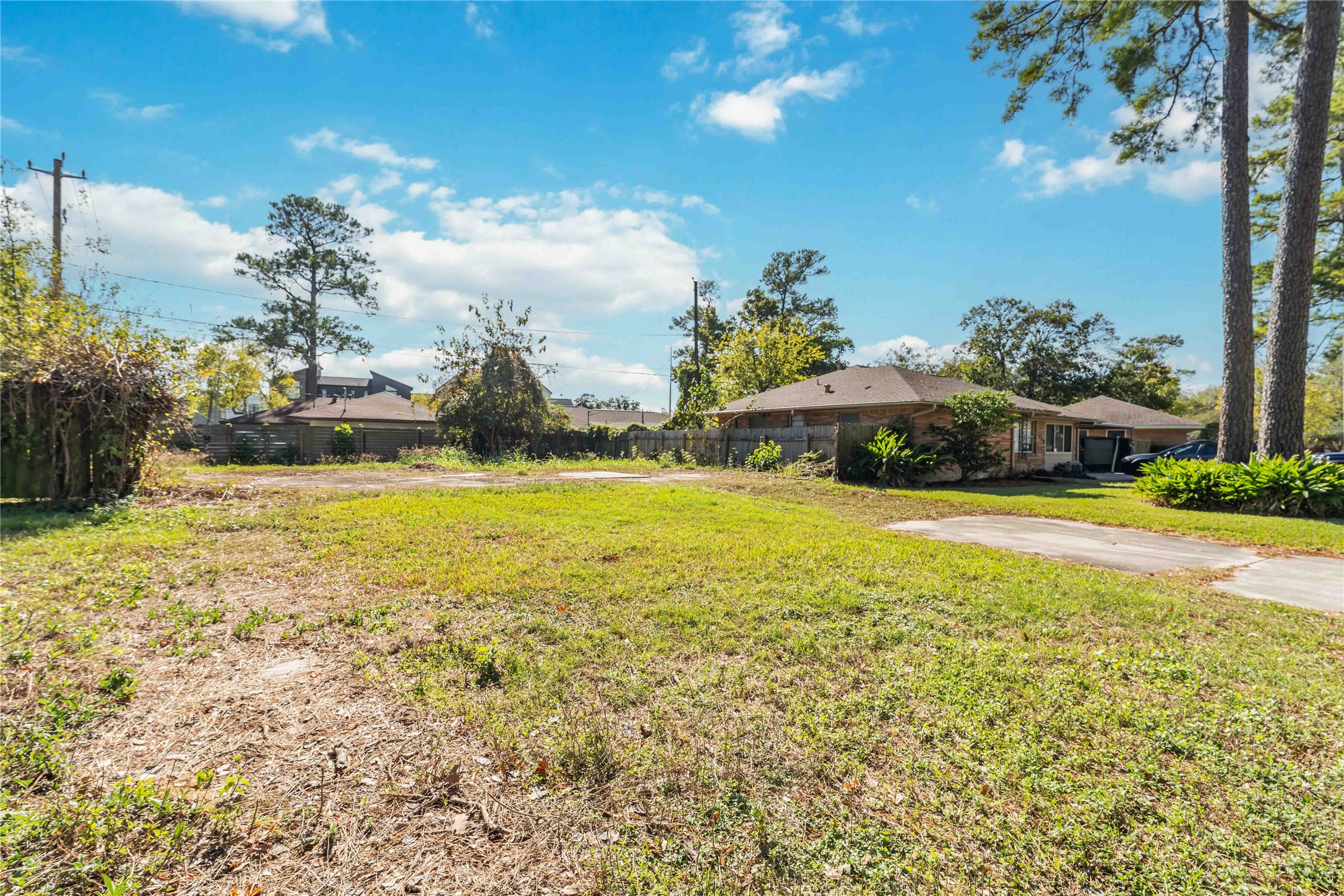 2003 Ebony Lane Houston, TX 77018 - Photo 6 of 11 a view of an outdoor space and swimming pool
