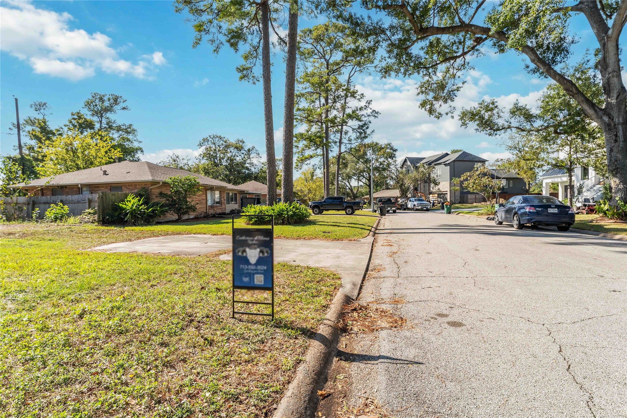 2003 Ebony Lane Houston, TX 77018 - Photo 9 of 11 a view of a street with houses