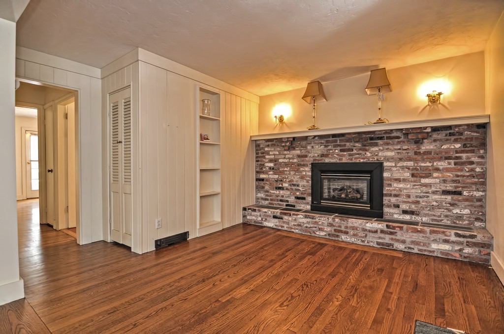 14 Vesey Road Randolph, MA 02368 - Photo 7 of 30 Gallery Image 7