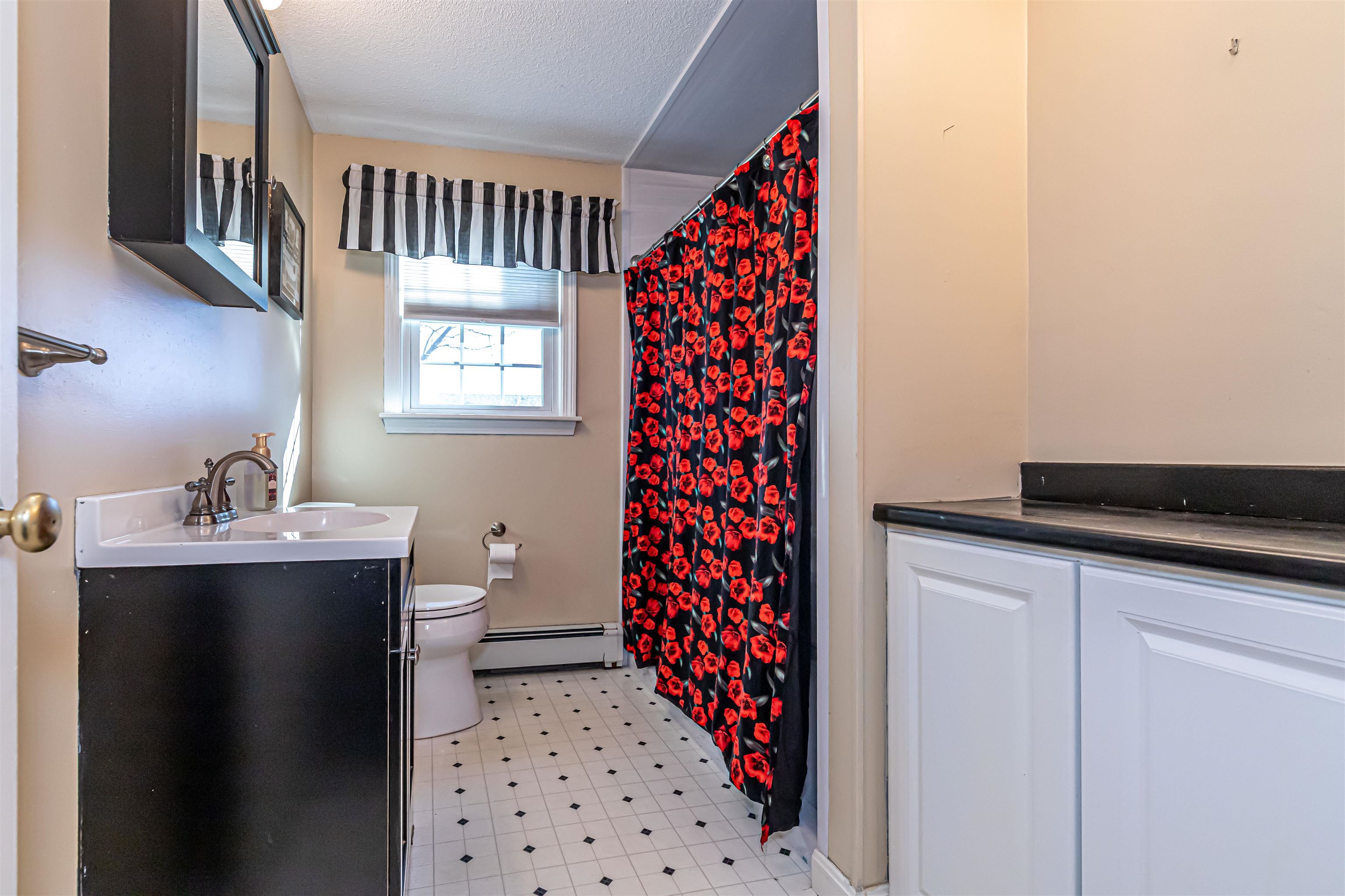 30 Gendron Street Nashua, NH 03062 - Photo 15 of 31