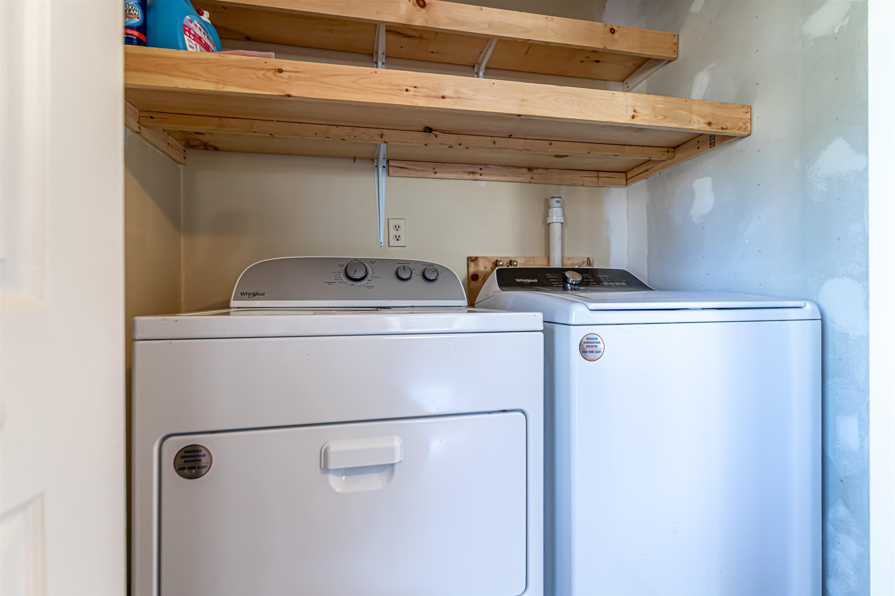 30 Gendron Street Nashua, NH 03062 - Photo 9 of 31