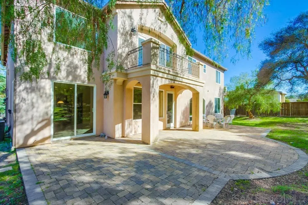 11674 Creek Road Poway, CA 92064 - Photo 5 of 70 a view of a large building