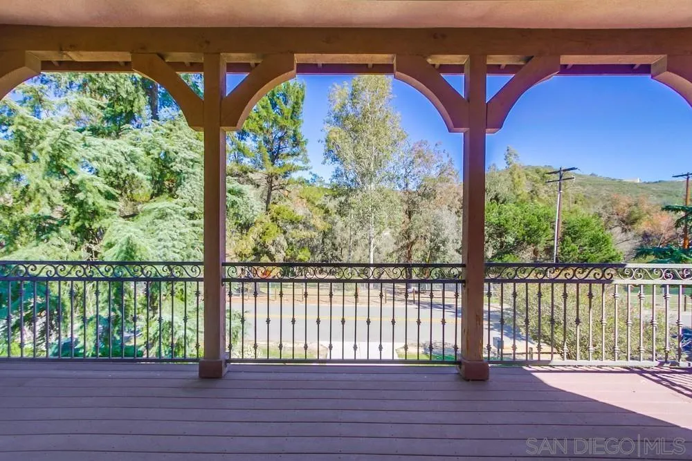 11674 Creek Road Poway, CA 92064 - Photo 7 of 70