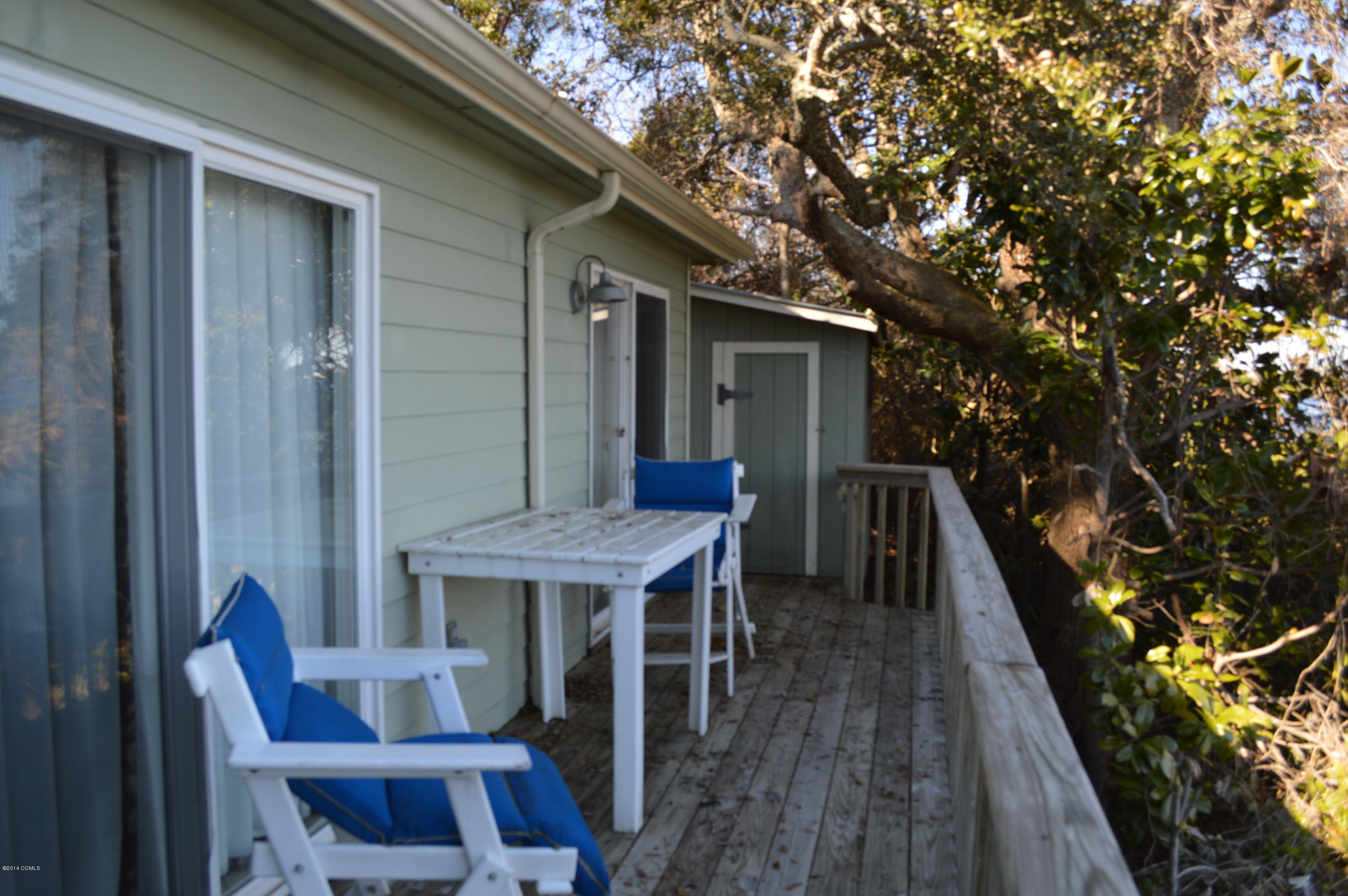 130 Corbett Road Swansboro, NC 28584 - Photo 27 of 30 EASY LIVING DECK