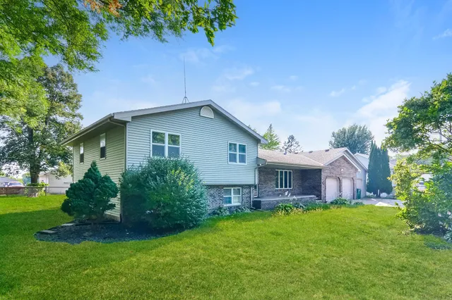 $337,000 | 205 South Lane, Green Isle, MN 55338