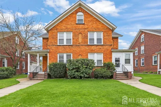 $2,400 | 416 B Main Street, Sayreville, NJ 08872