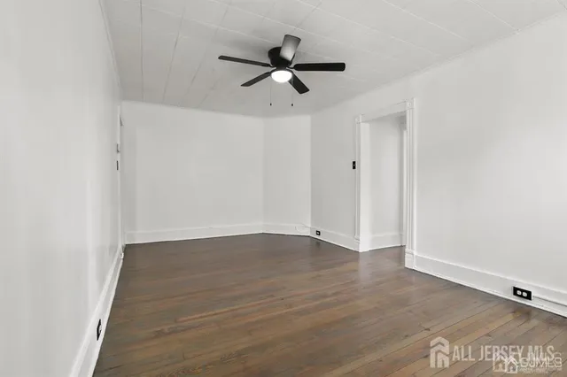 $2,400 | 416 B Main Street, Sayreville, NJ 08872