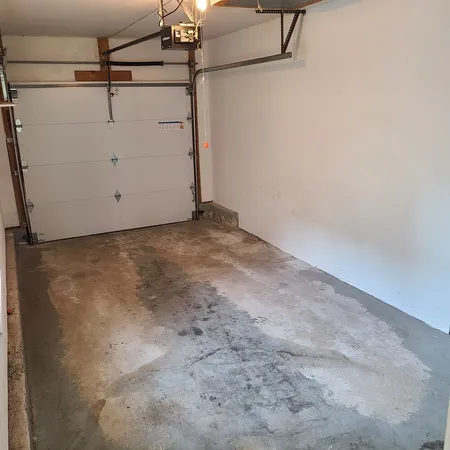 $2,500 | 345 University Lane, Unit 345, Elk Grove Village, IL 60007