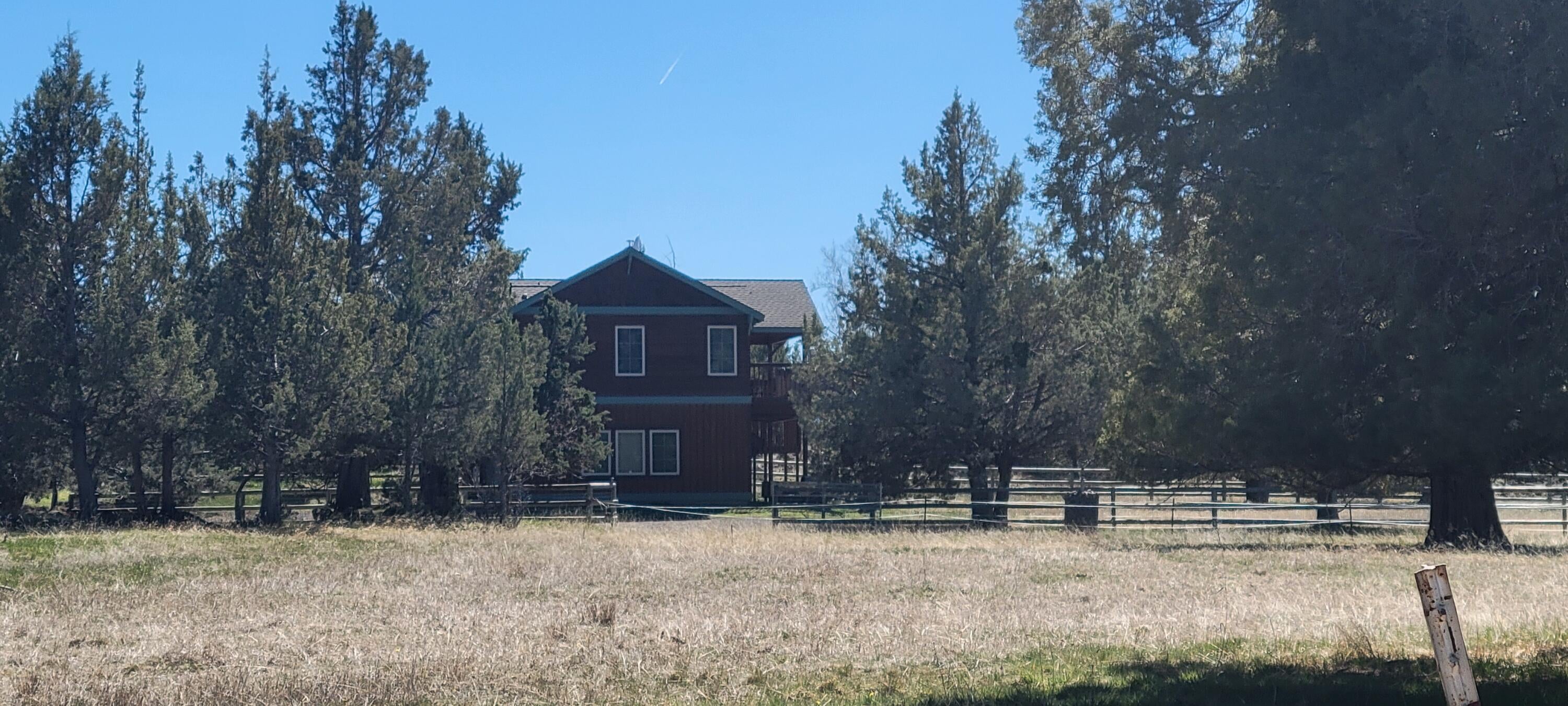 23123 Roland Place Bend, OR 97701 - Photo 45 of 58 20240418_140815