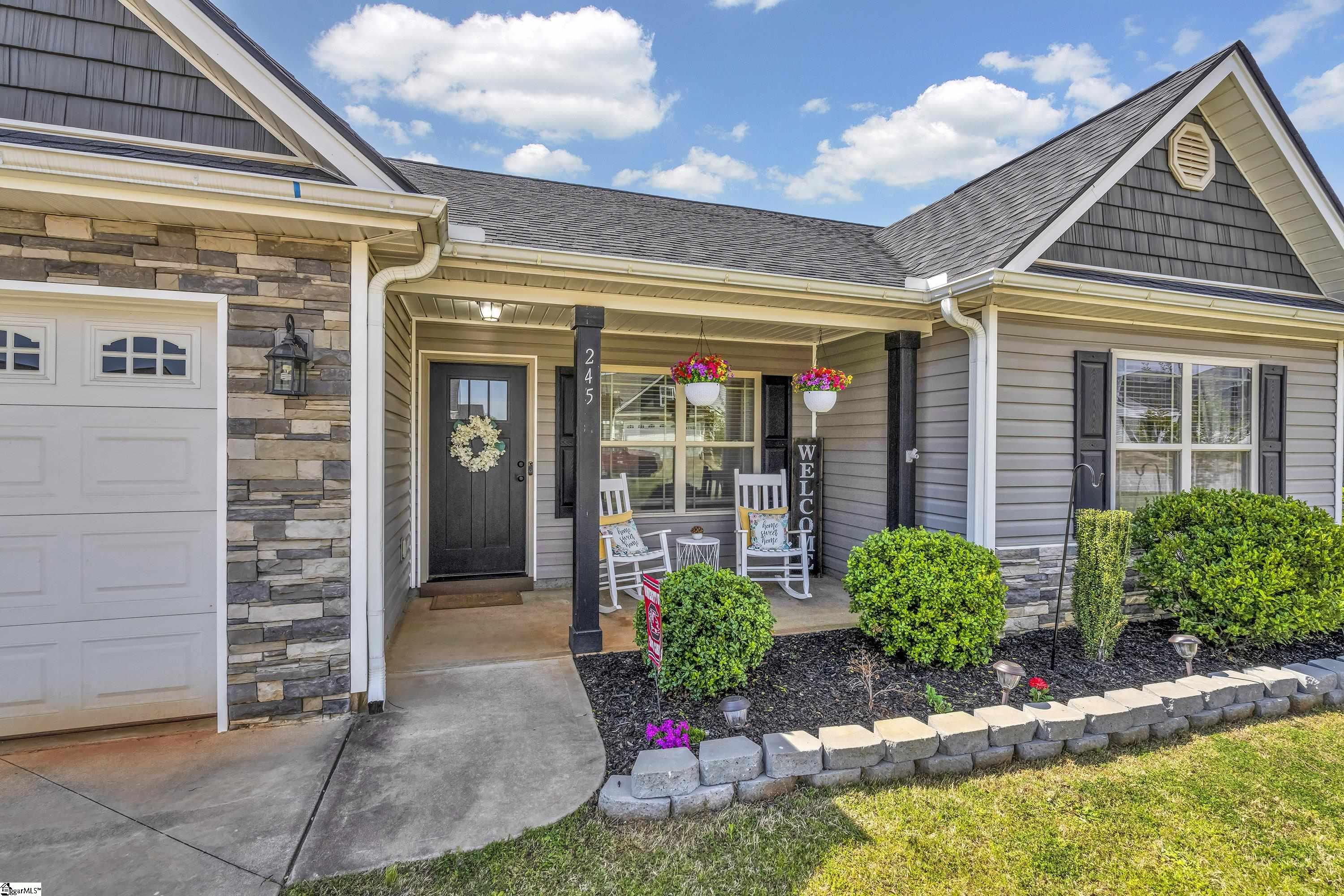 245 Highland Springs Loop Inman, SC 29349 - Photo 2 of 17
