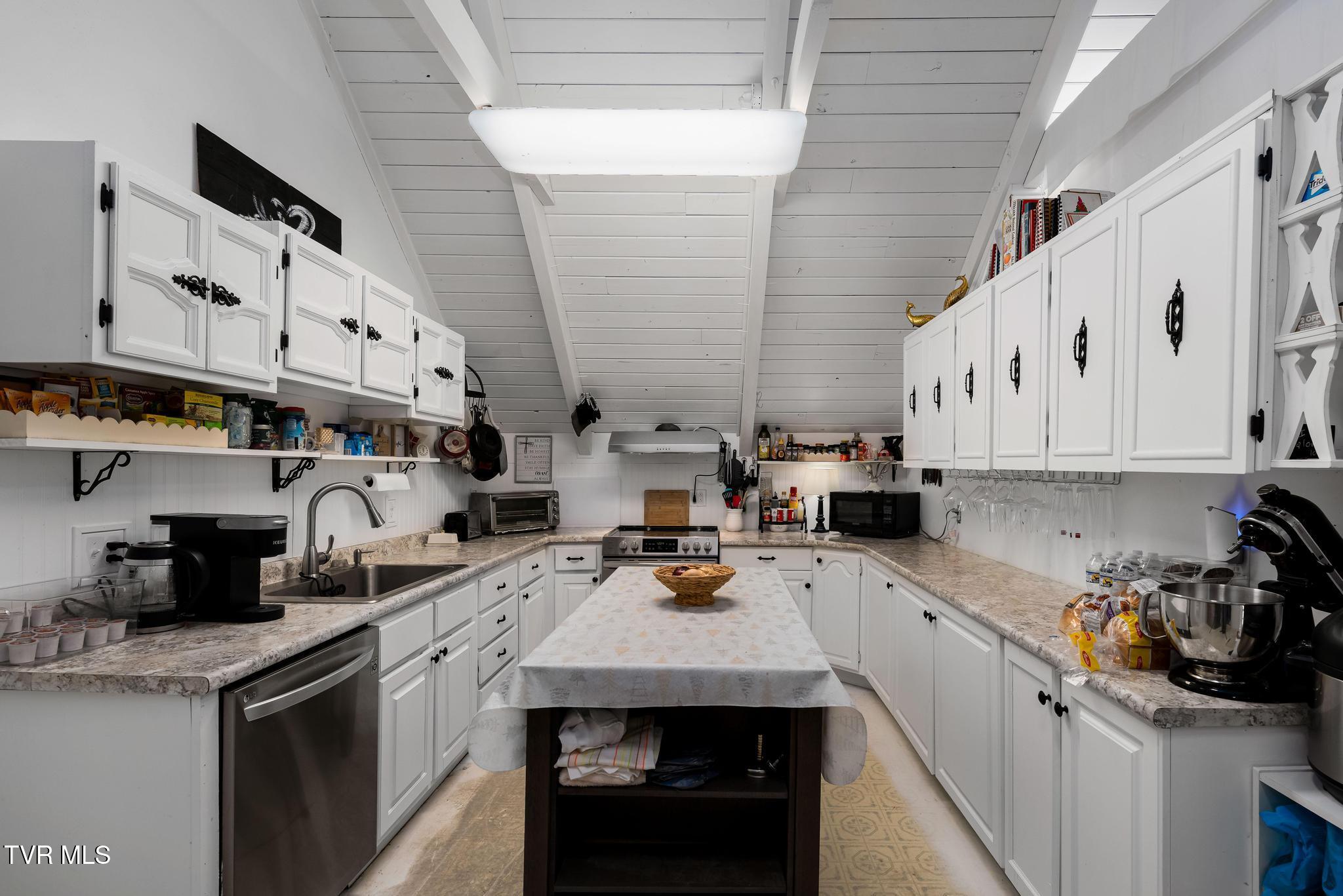 101 Taylortown Road Johnson City, TN 37601 - Photo 12 of 60 101 Taylortown Road (47 of 69)