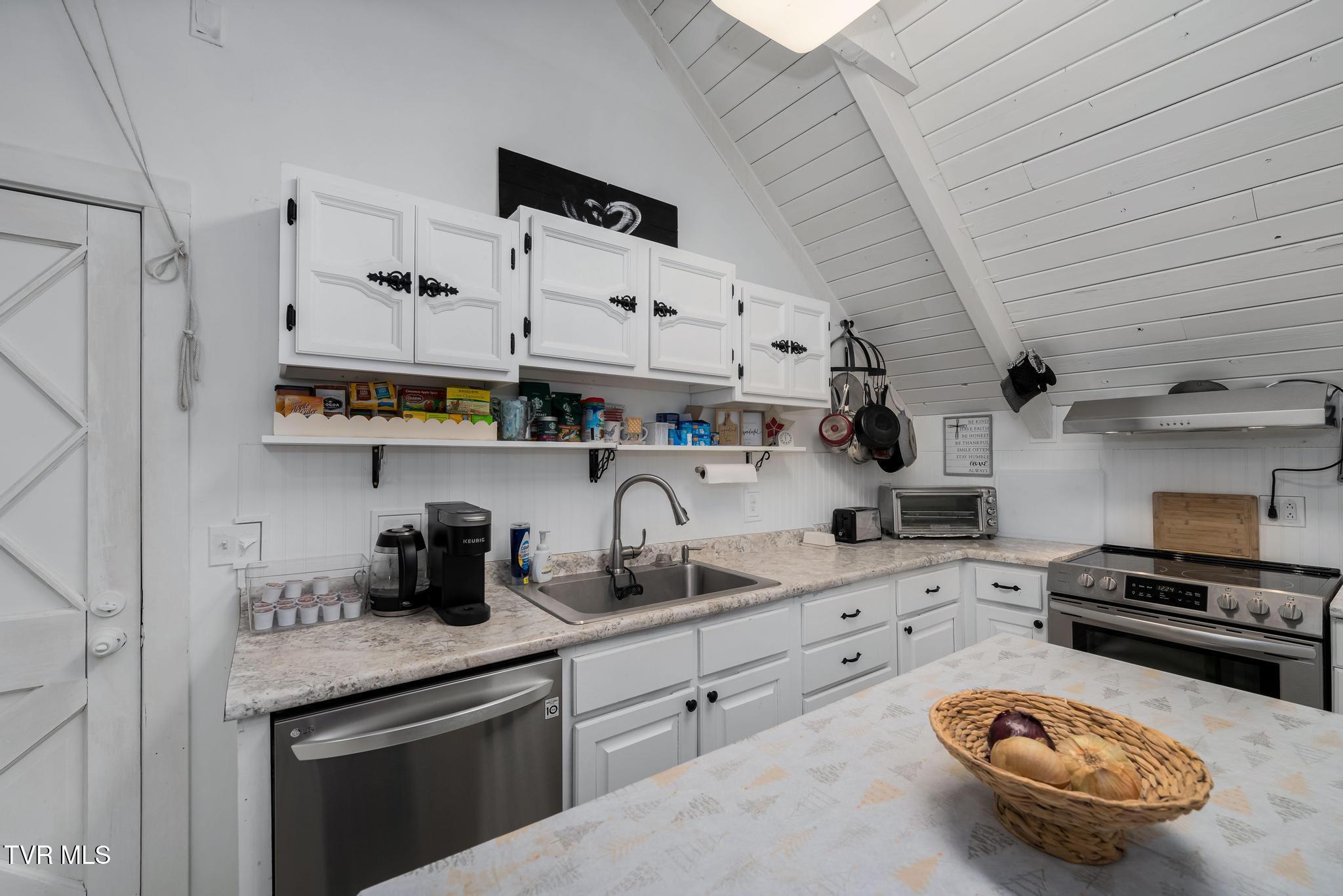 101 Taylortown Road Johnson City, TN 37601 - Photo 13 of 60 101 Taylortown Road (48 of 69)