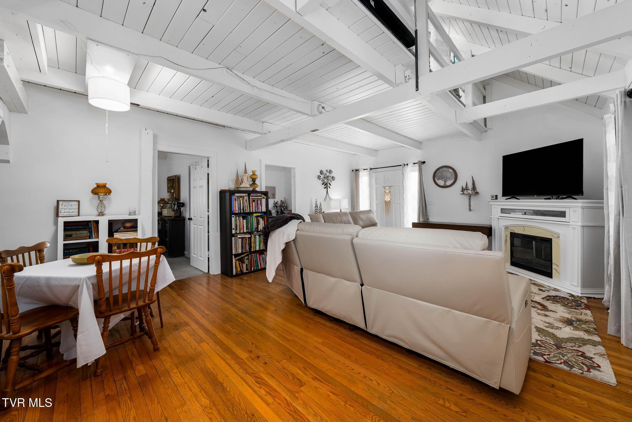 101 Taylortown Road Johnson City, TN 37601 - Photo 7 of 60 101 Taylortown Road (42 of 69)