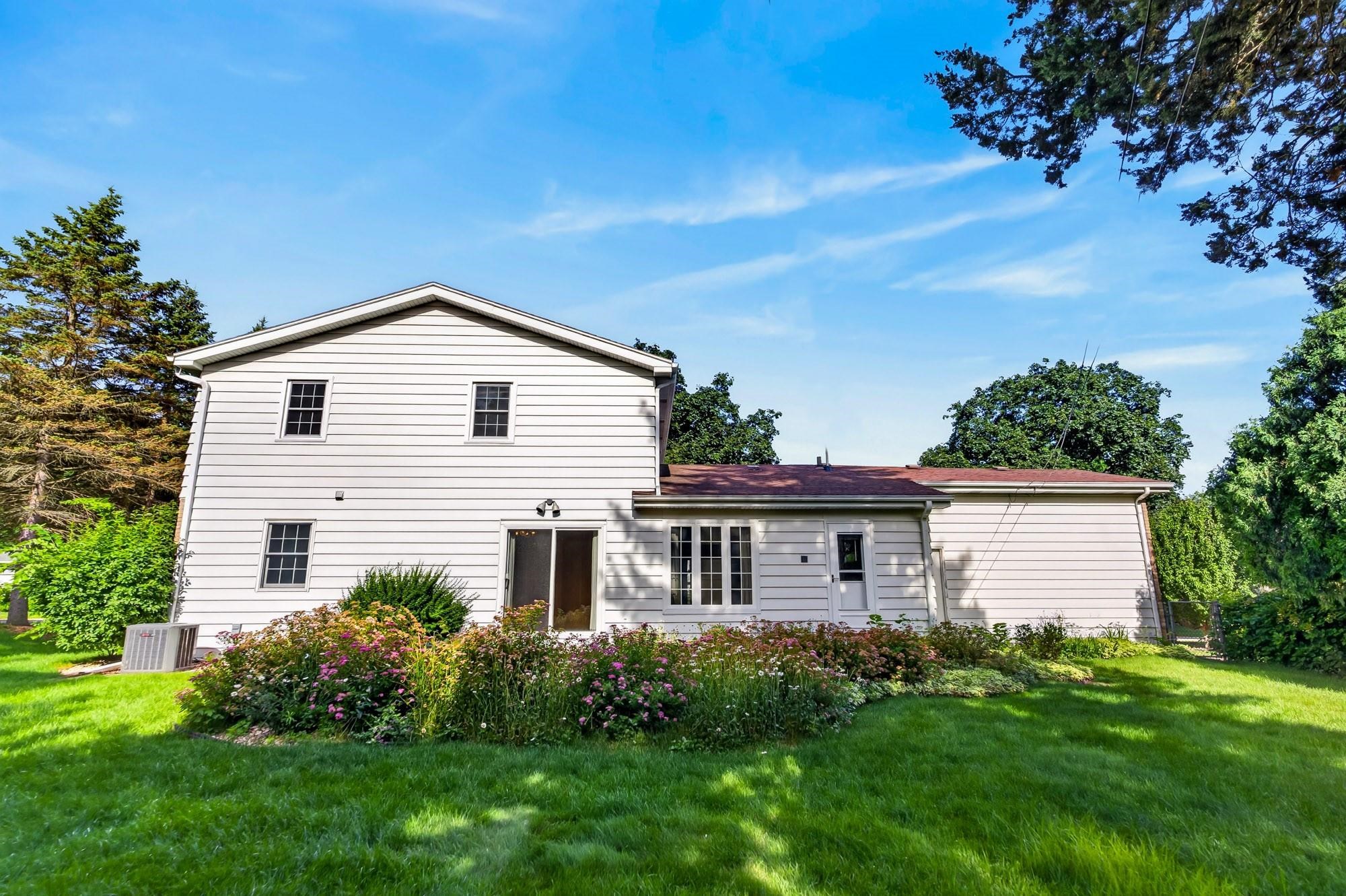 5 Parklawn Place Madison, WI 53705 - Photo 3 of 58